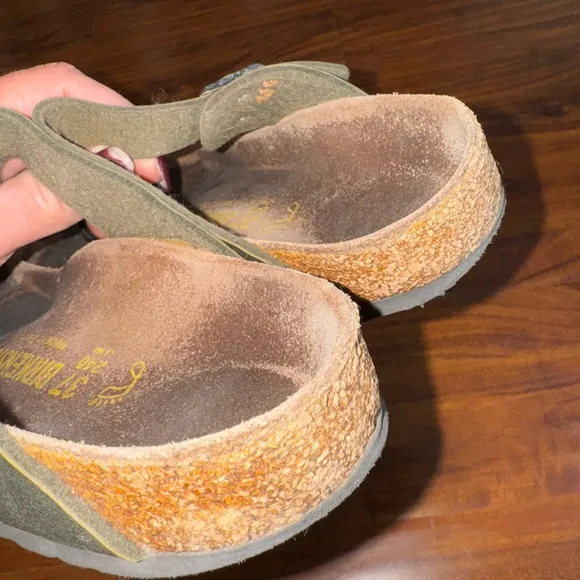 BIRKENSTOCK Gizeh Green Metallic Sandals Size 37 or 6 or 6.5