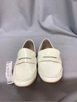 BORN SIZE 10 Ladies SHOES