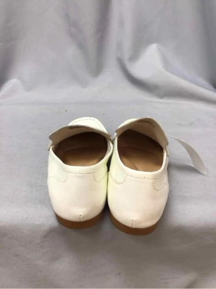 BORN SIZE 10 Ladies SHOES