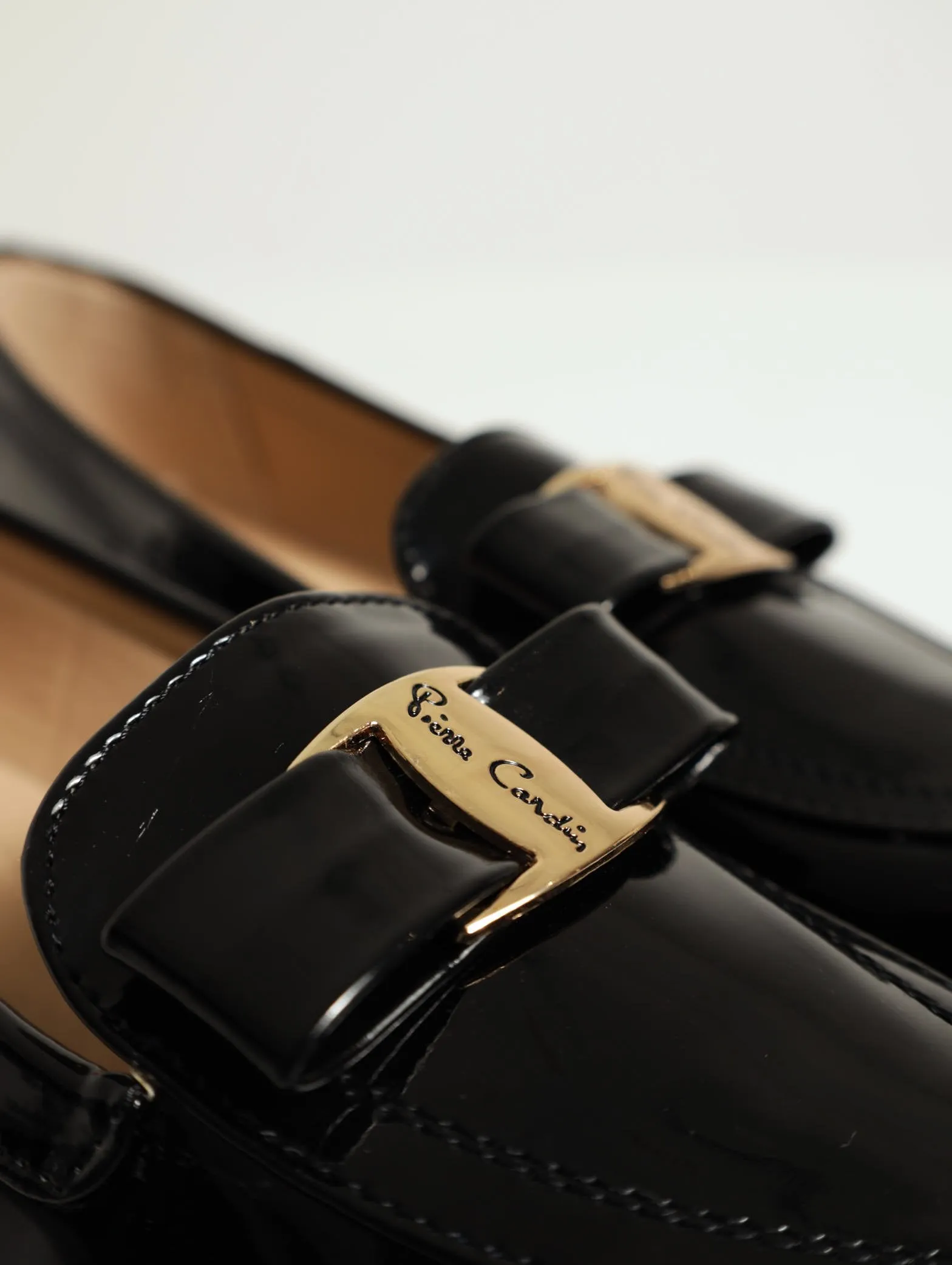 Bow Buckle Detail Patent Classic Loafer - Black