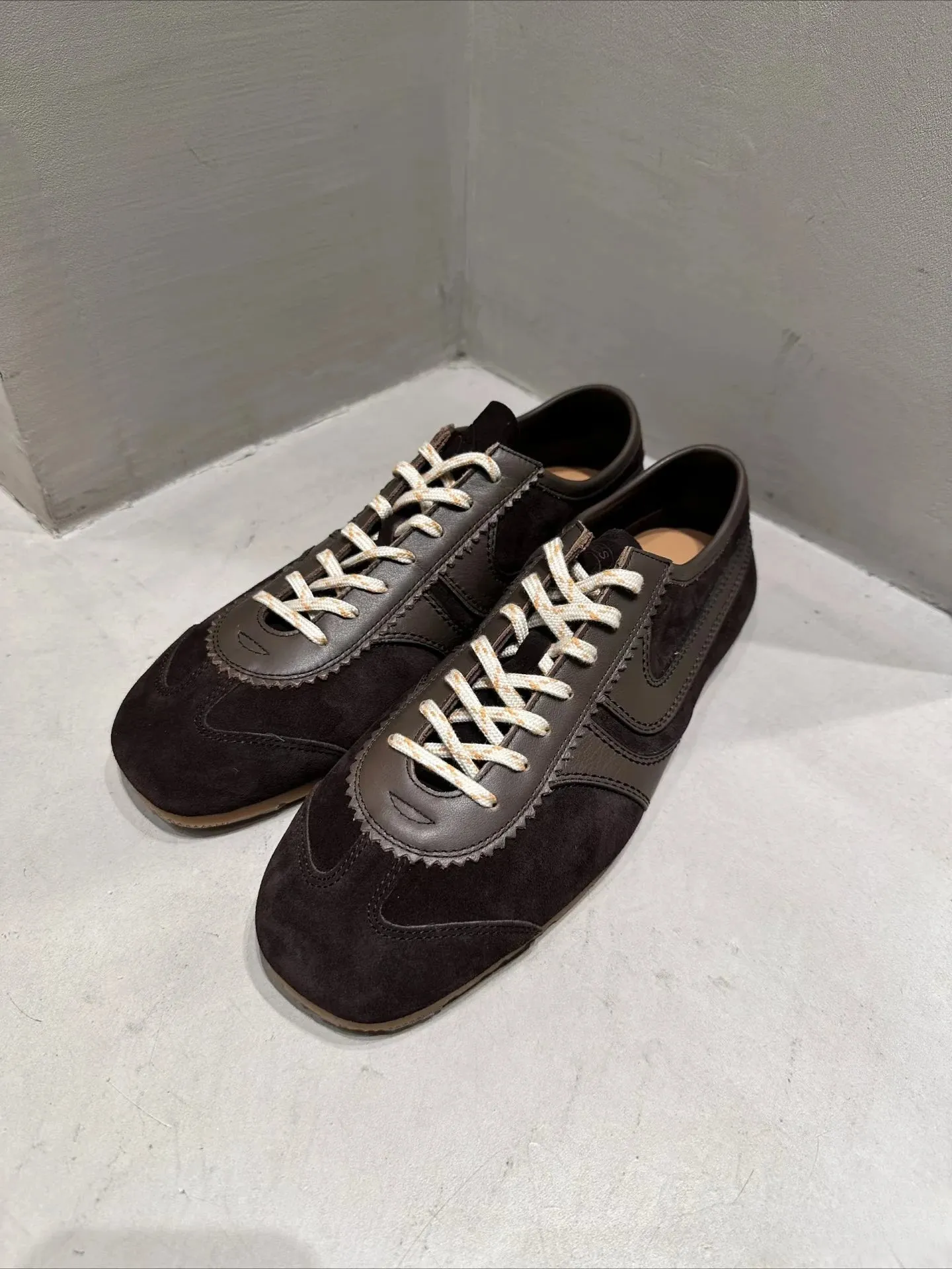 Casual Sneakers - Comfortable Deerskin Board Shoes, Lace-Up Flat Trainers for Women, Femmes Cuir Allemand Trainers, New Collection