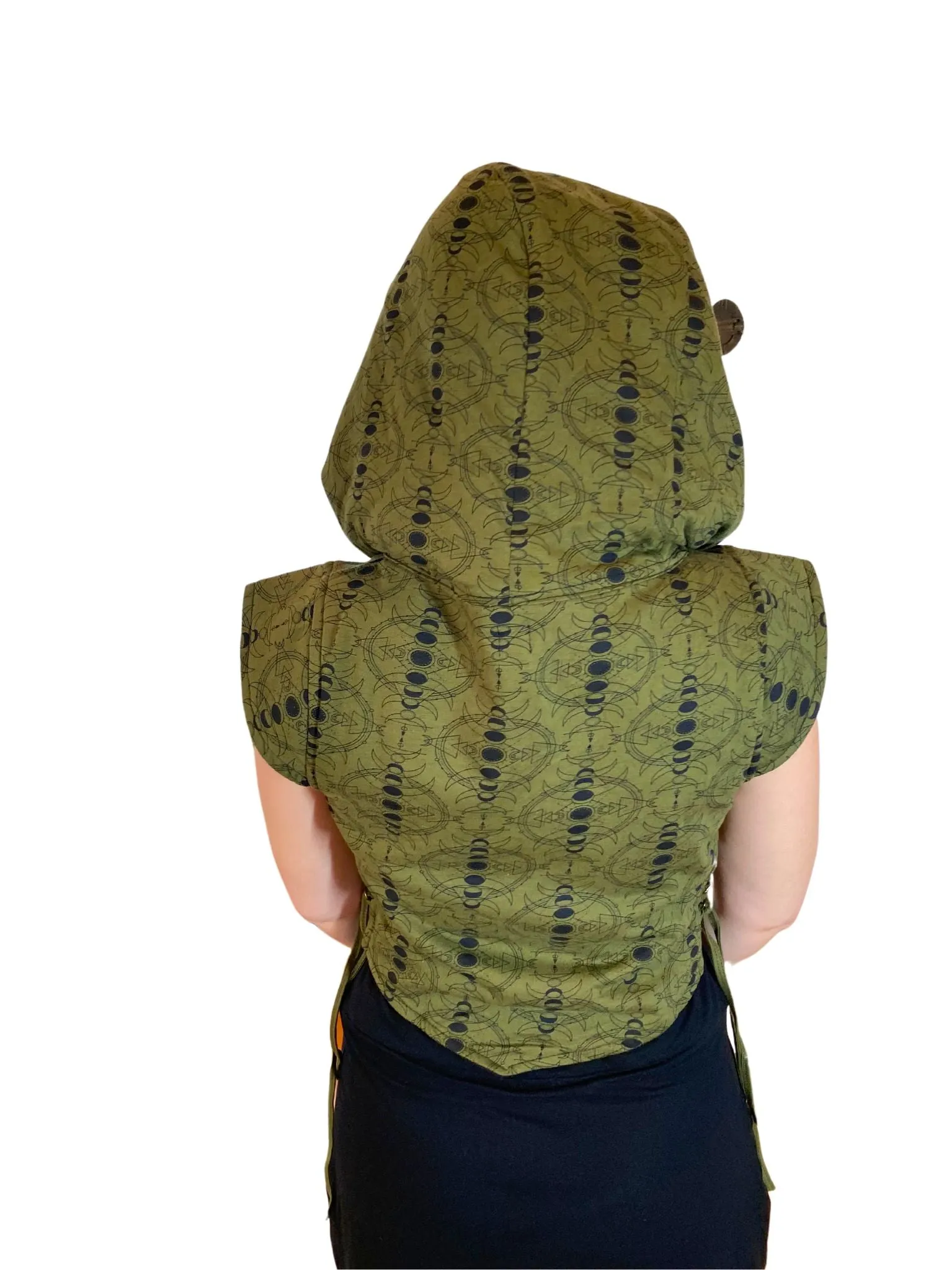 Dagger Hood