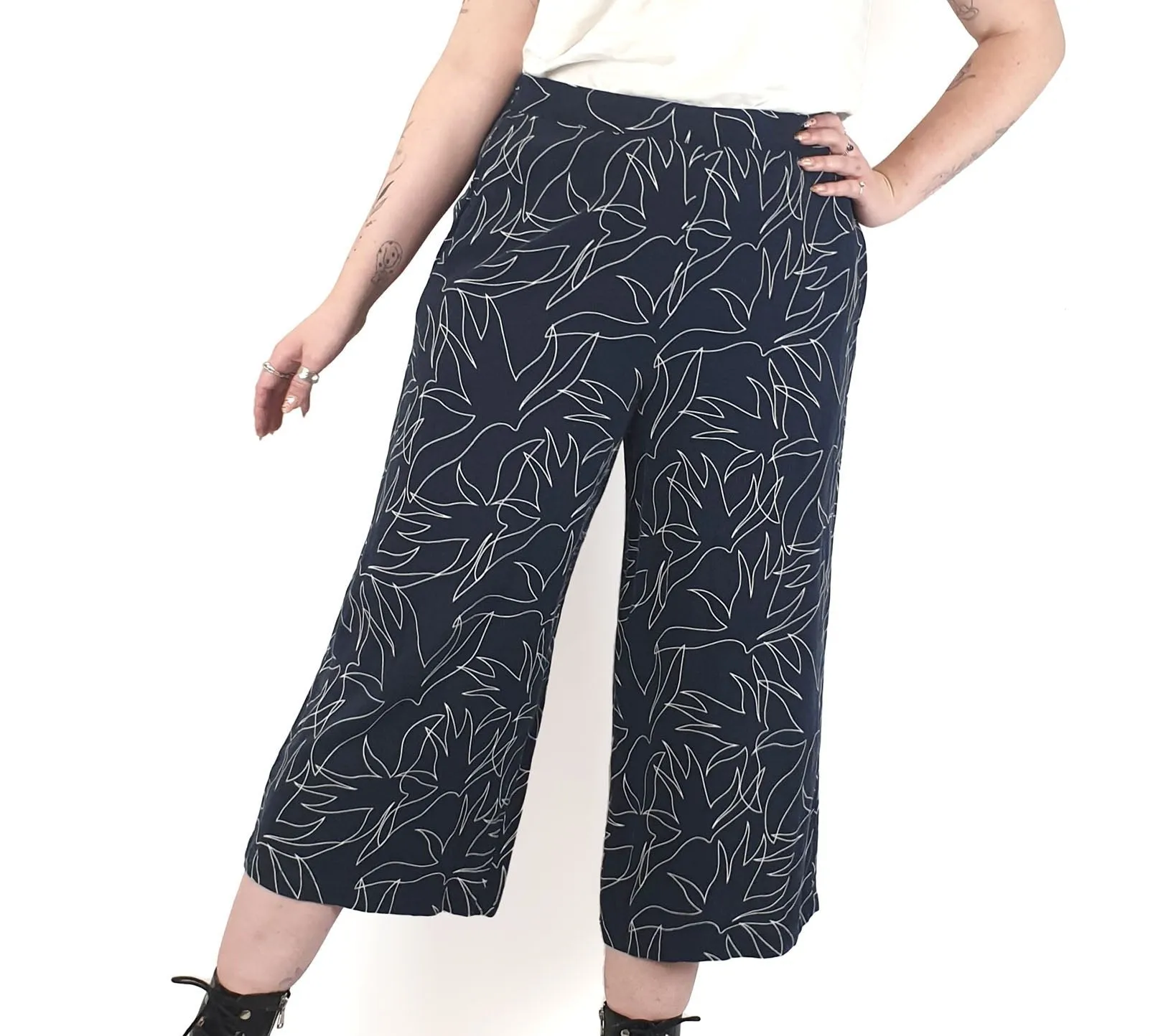 Elm black print wide leg pants size 12 (note: wash fade)