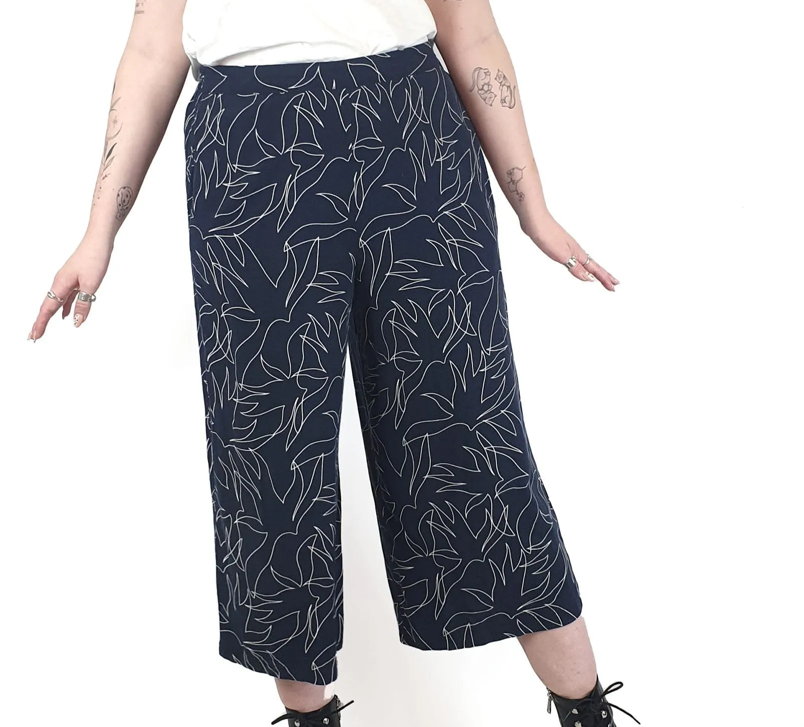 Elm black print wide leg pants size 12 (note: wash fade)