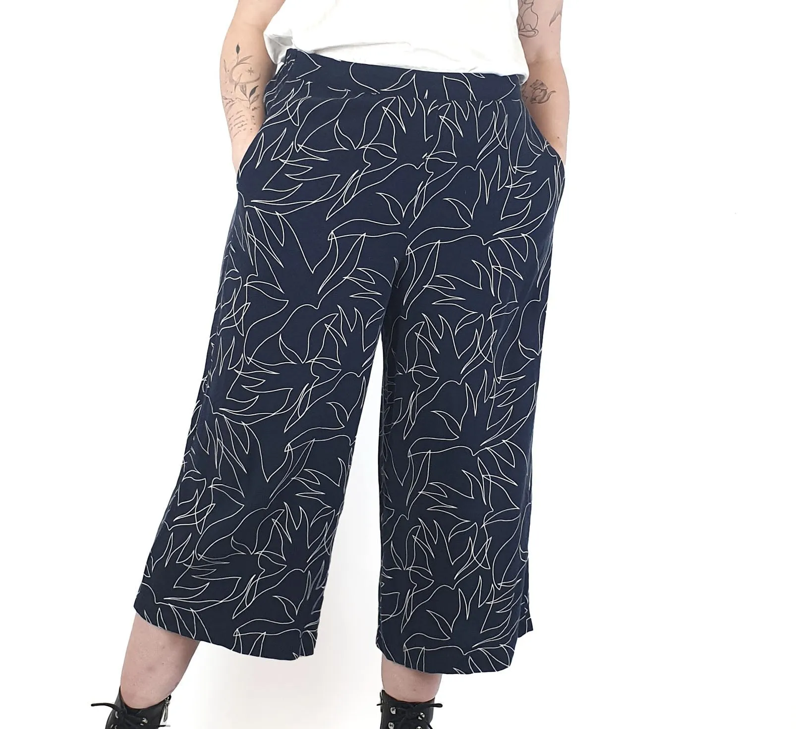 Elm black print wide leg pants size 12 (note: wash fade)