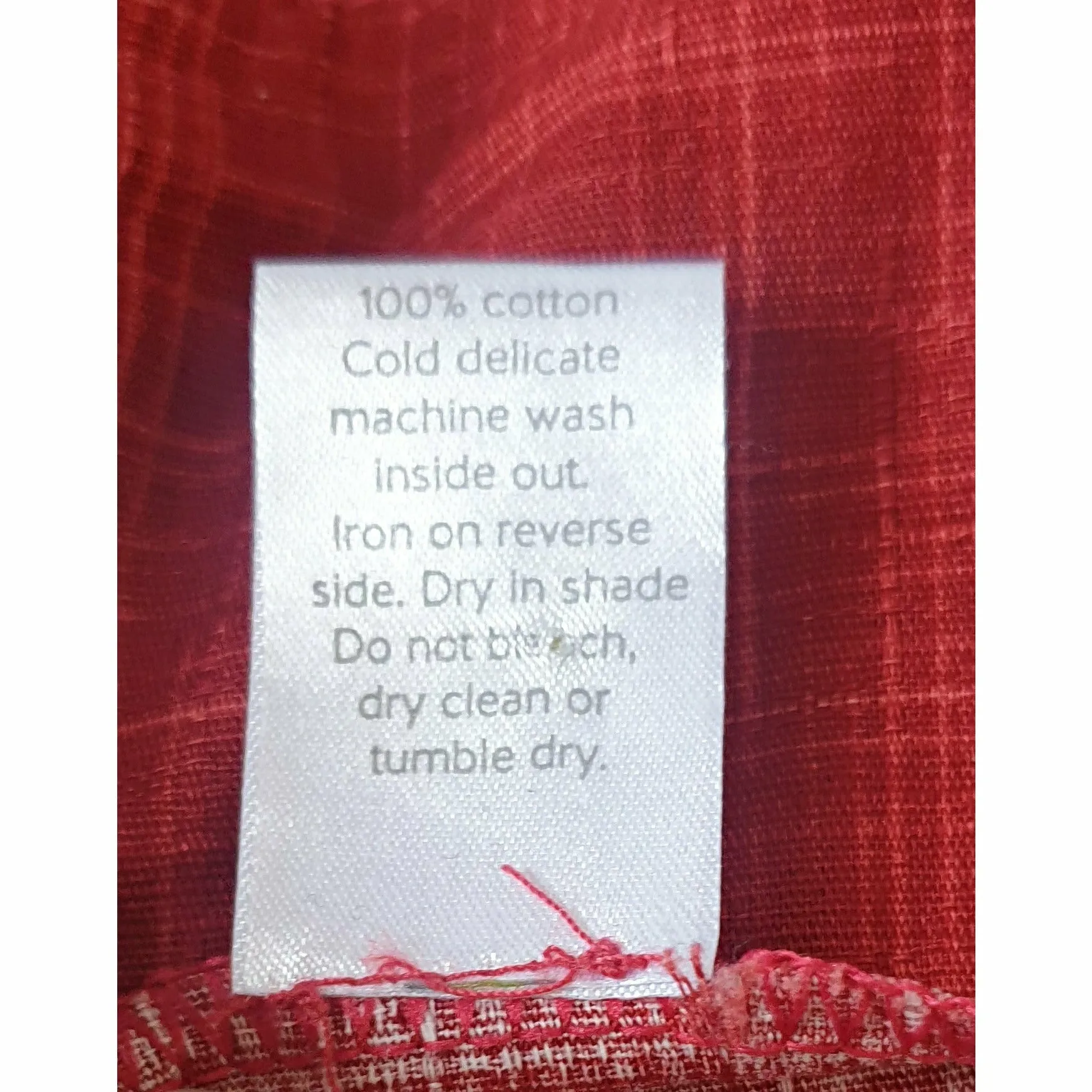 Essaye by Surface Art red skirt size 3XL (best fits 18-20)