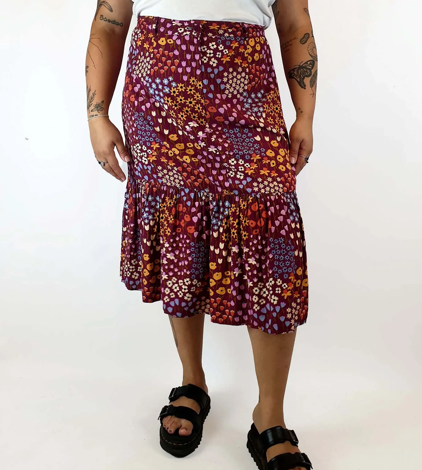 Princess Highway red floral print skirt size 16