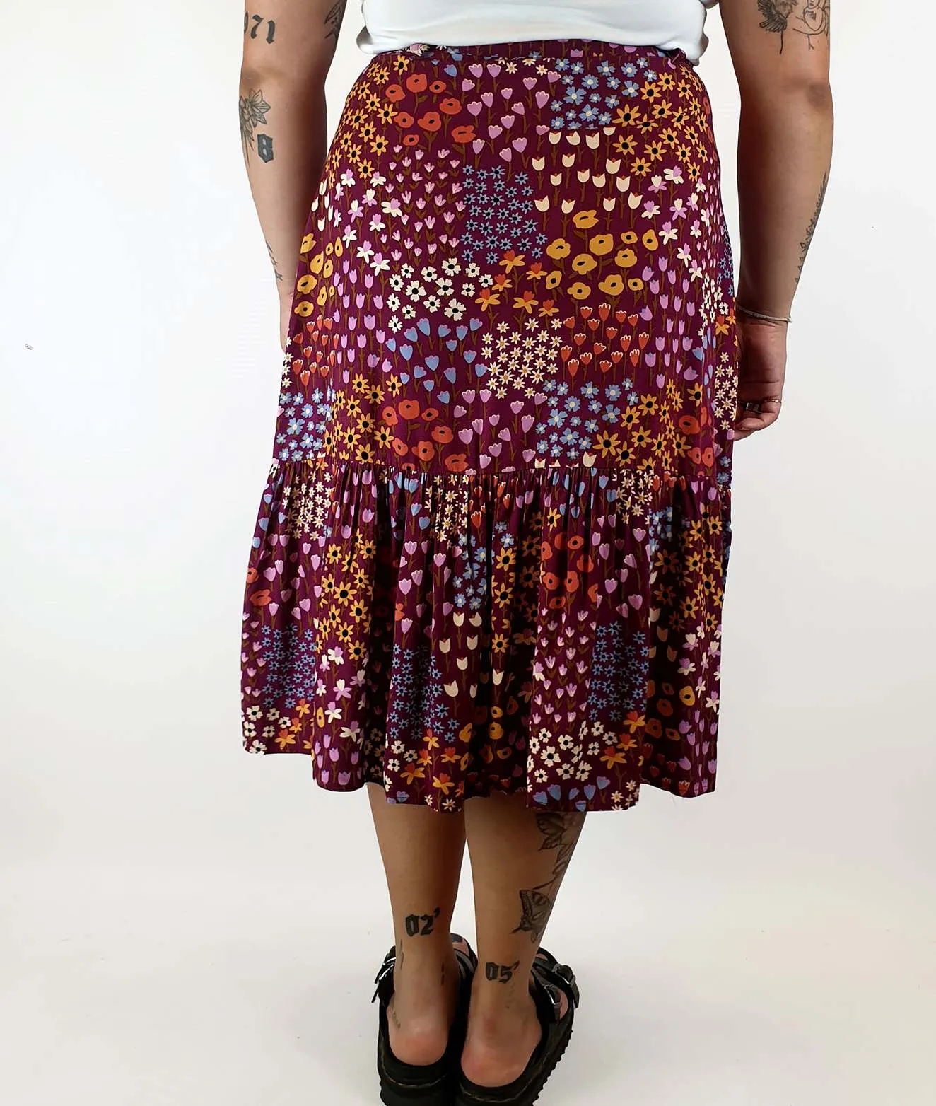 Princess Highway red floral print skirt size 16