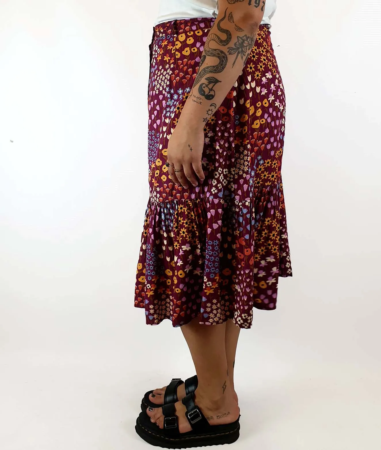 Princess Highway red floral print skirt size 16