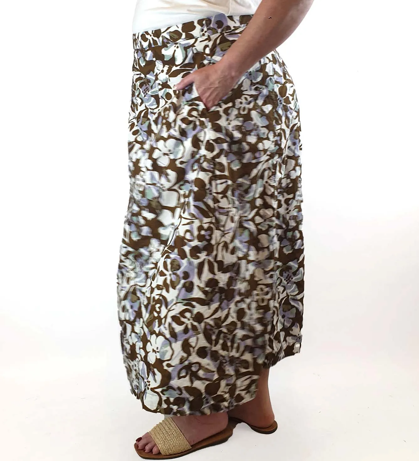 Sportscraft brown-based floral print skirt size 18 (fits sizes 16-18)