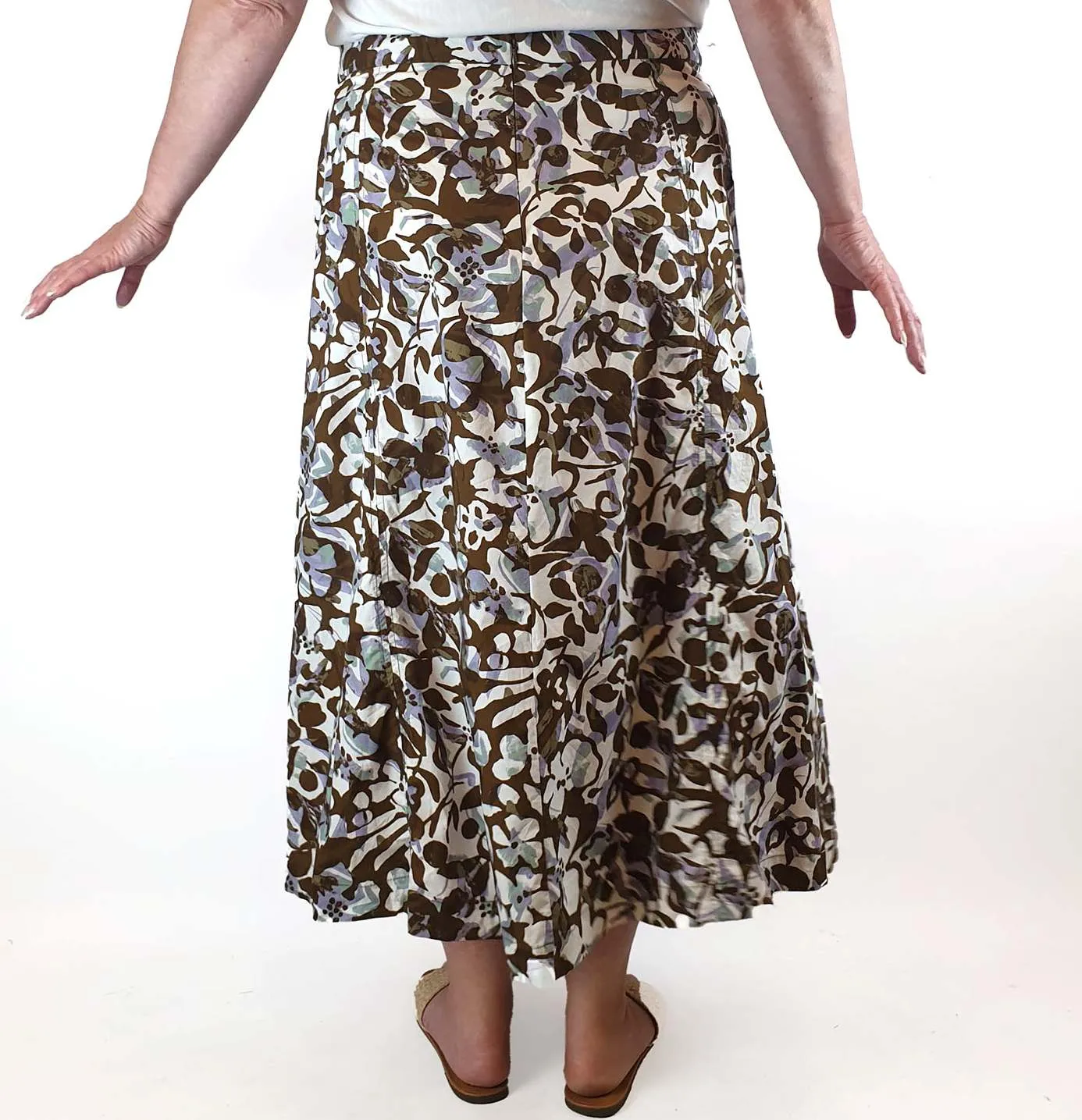 Sportscraft brown-based floral print skirt size 18 (fits sizes 16-18)