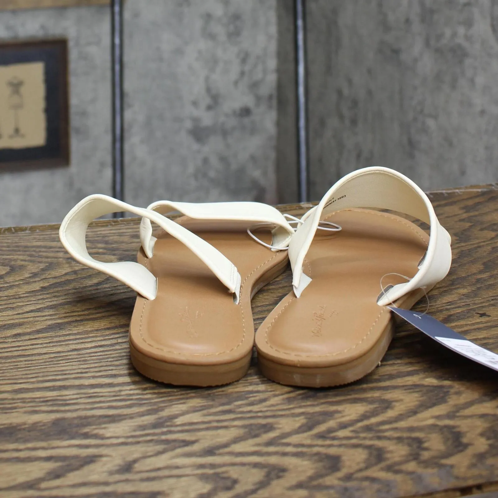 Universal Thread Women's Dora Wide Width Footbed Sandals Cream Brown 7.5W