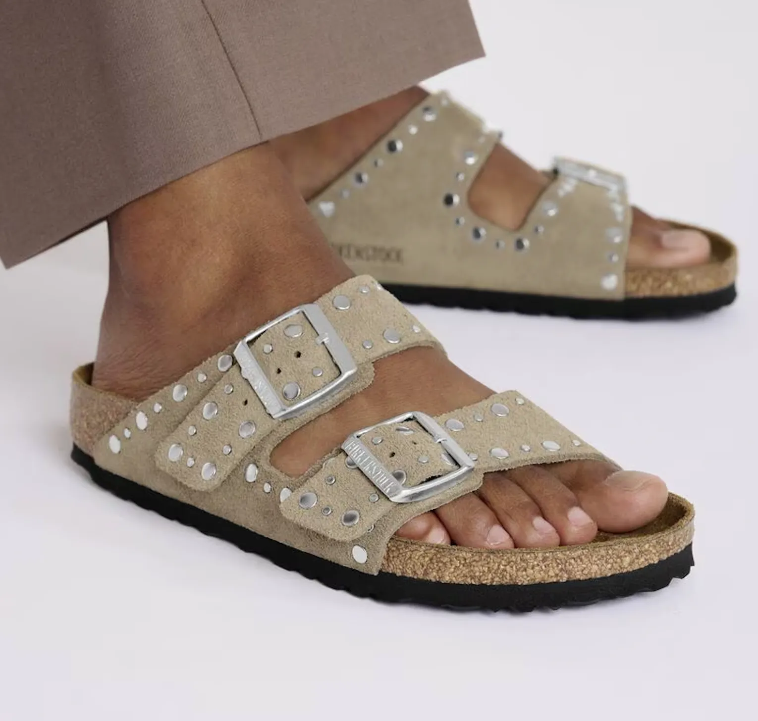 WOMEN'S BIRKENSTOCK ARIZONA RIVET | TAUPE