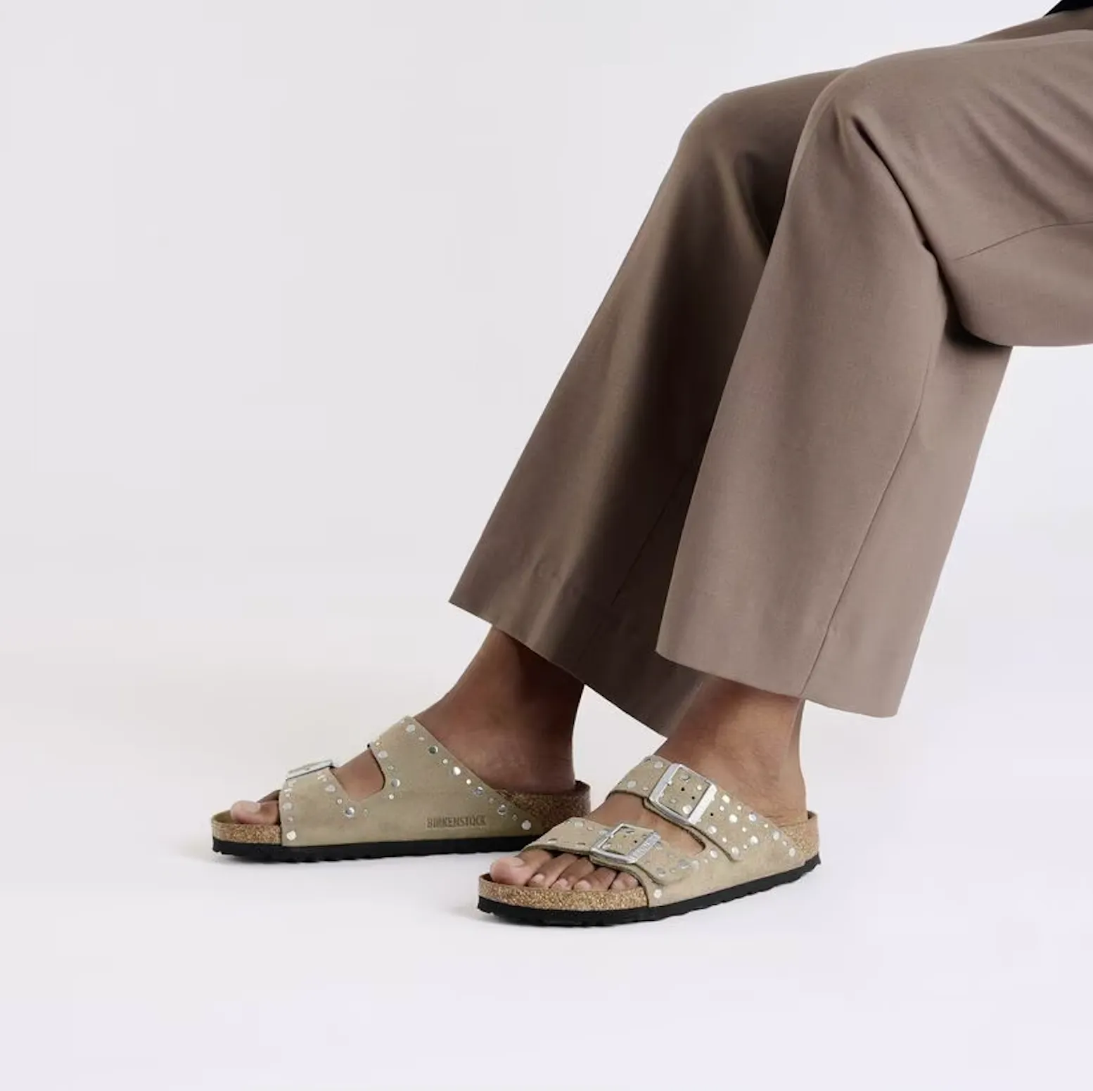 WOMEN'S BIRKENSTOCK ARIZONA RIVET | TAUPE